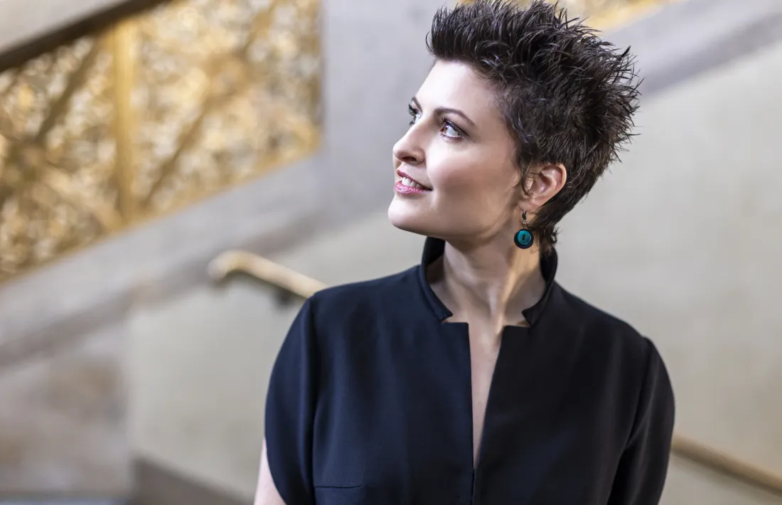 L'organista Angela Metzger. 