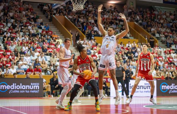 p. 23 RS814894_J34 GIR-HIO Firmar acb Photo - Sergi Gerones