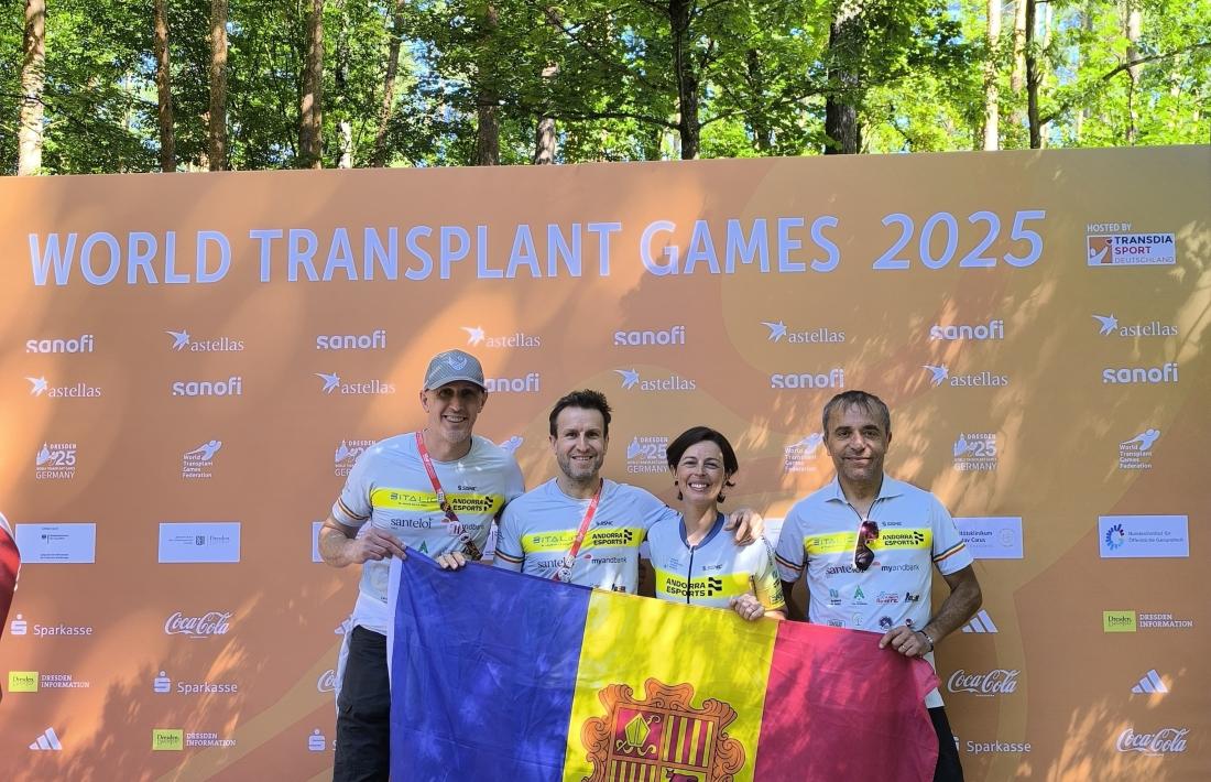 Mari Martínez, amb l'or, al podi dels Jocs Mundials de Trasplantats.
