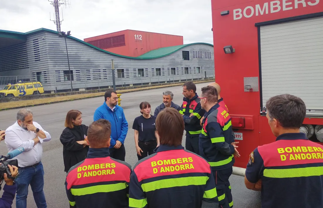 La dotació dels bombers que s'ha desplaçat fins a Astúries.