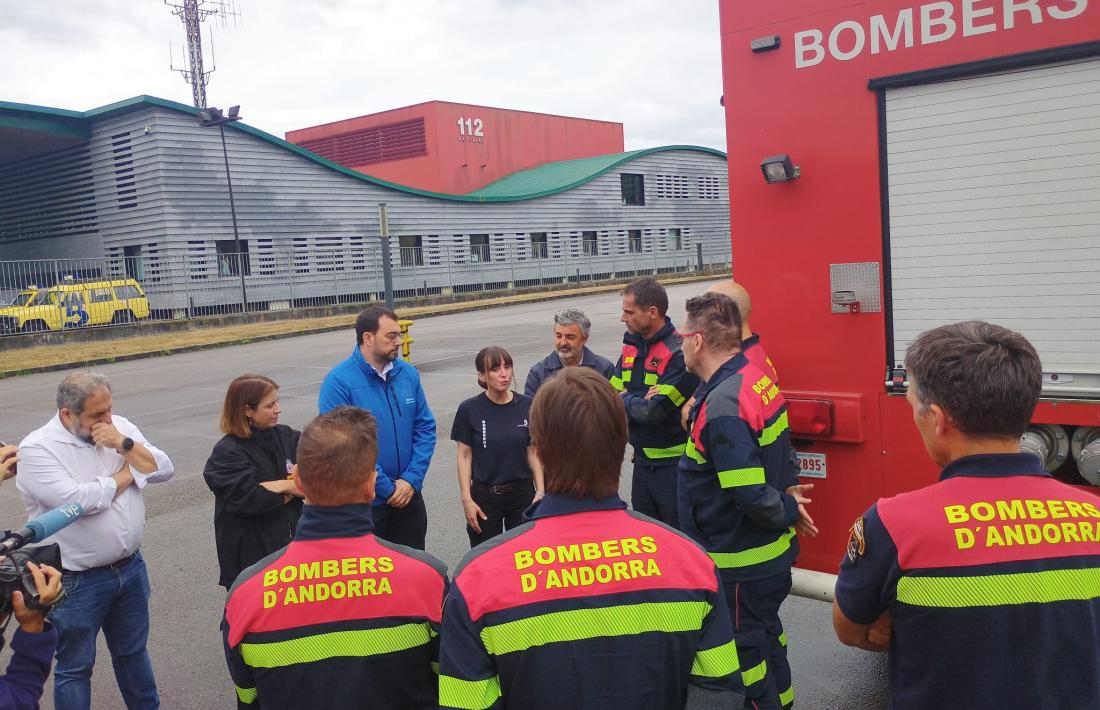 La dotació dels bombers que s'ha desplaçat fins a Astúries.