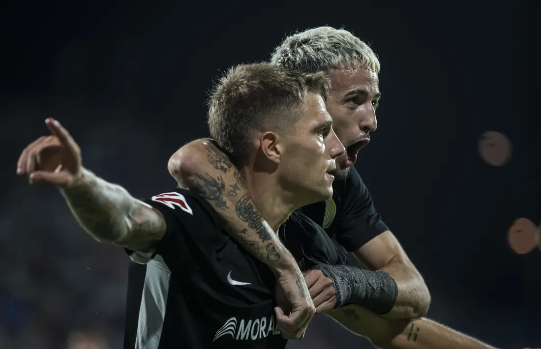 Gael Alonso, central gallec de l'FC Andorra, celebrant el seu primer gol com a professional.