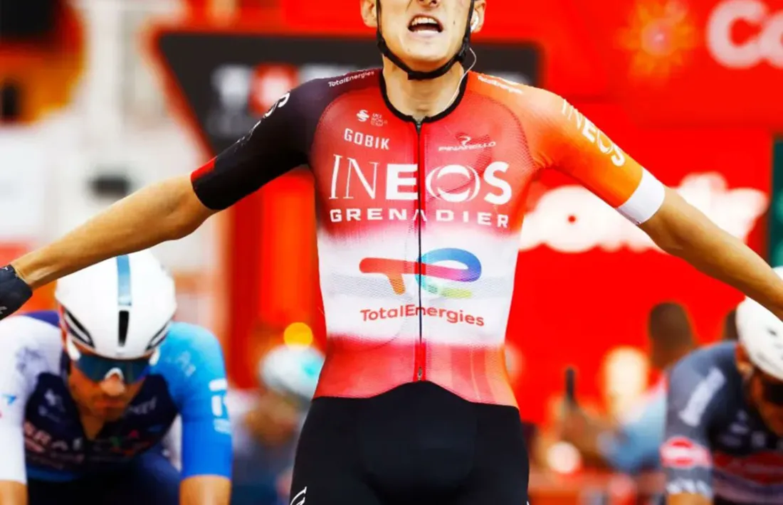 Ben Turner, ciclista resident, venç a la quarta etapa de La Vuelta Espanya.