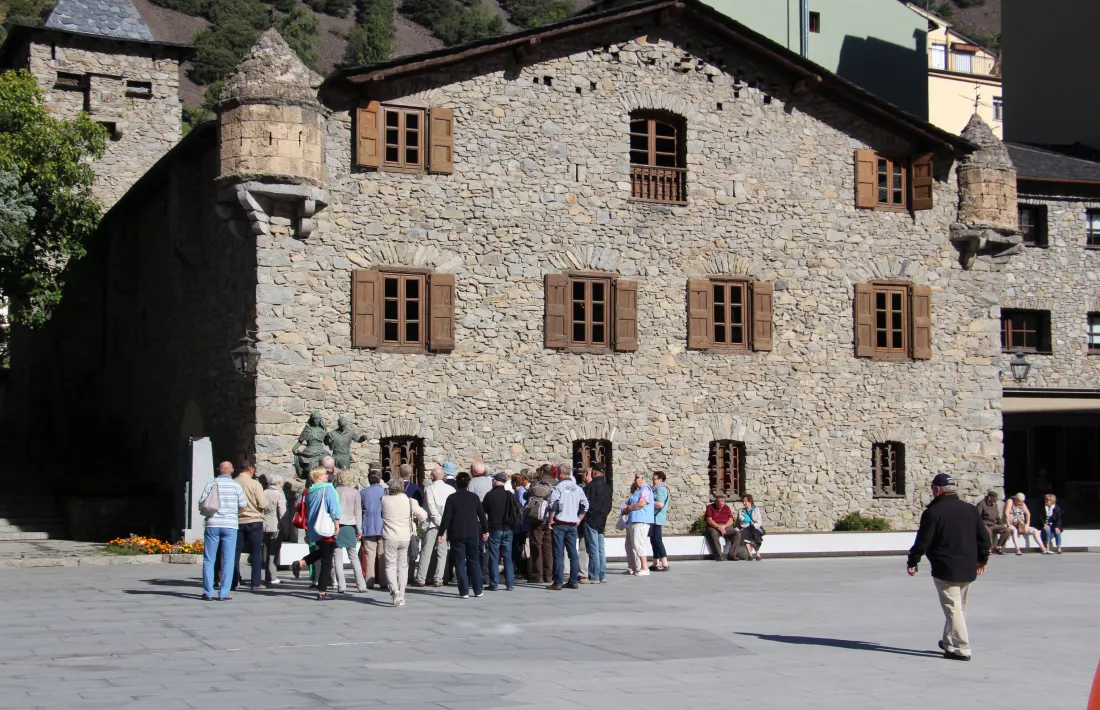  L'Arxiu Nacional inventaria el fons documental de Casa de la Vall 