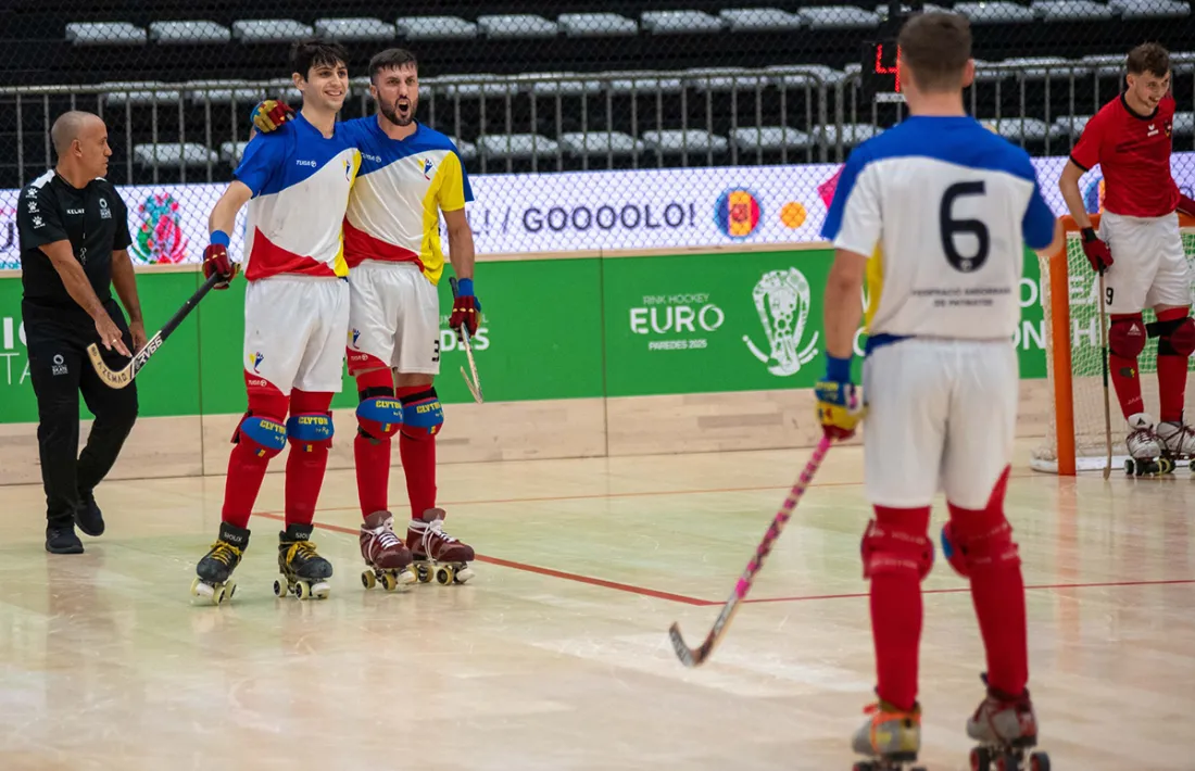 La selecció va acabar primera del grup B en golejar Àustria.