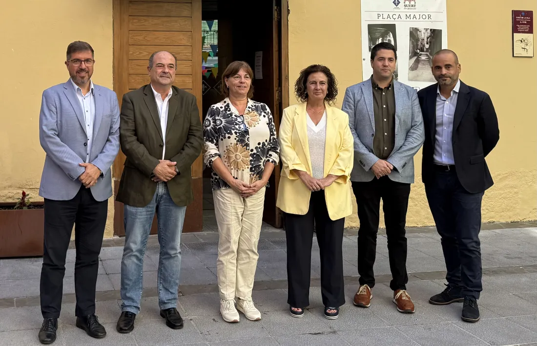 Els assistents a la reunió. 