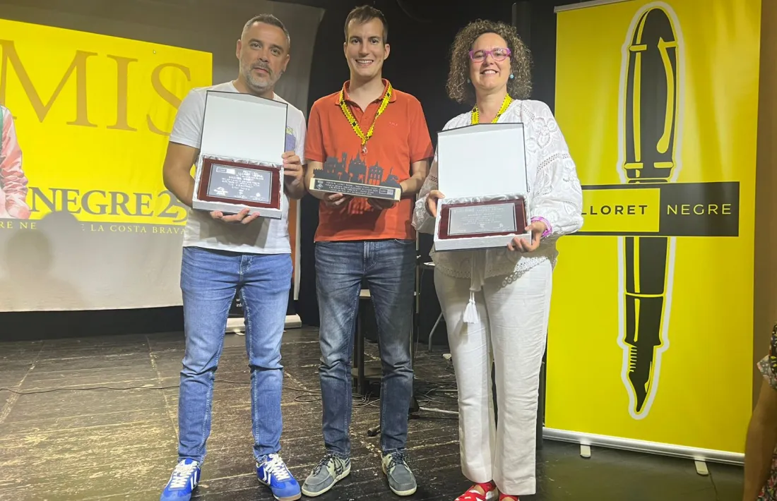 Ludmilla Lacueva, amb el barceloní Oriol Canals, guanyador ex aequo del Lloret Negre, a l'esquerra, i el tortosí Jaume Arasa, que va resultar finalista.
