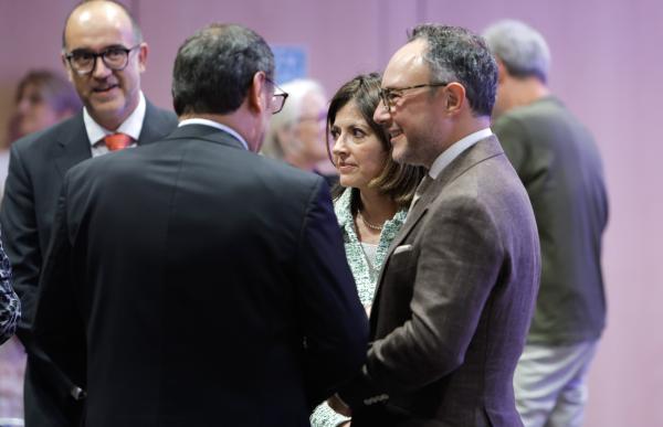 p. 07 2 Ministra Tor i cap de Govern