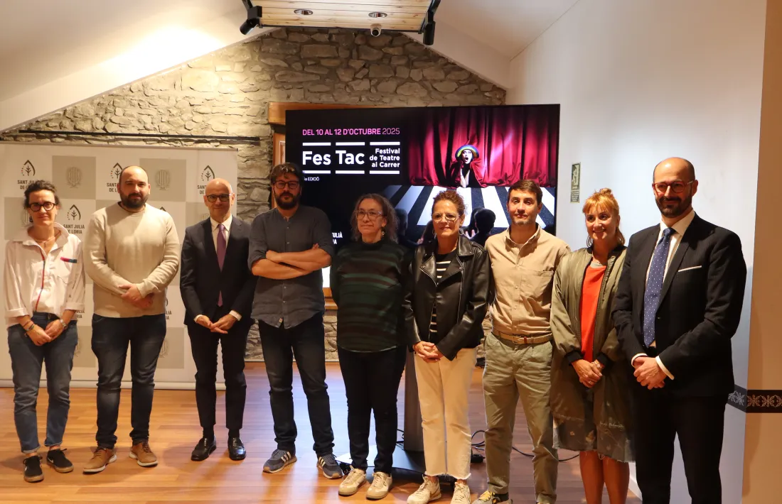 Organització i patrocinadors del FesTac, avui a la sala Serrgi Mas de Sant Julià: aquest curs s'hi estrena la delegació de la Generalitat.