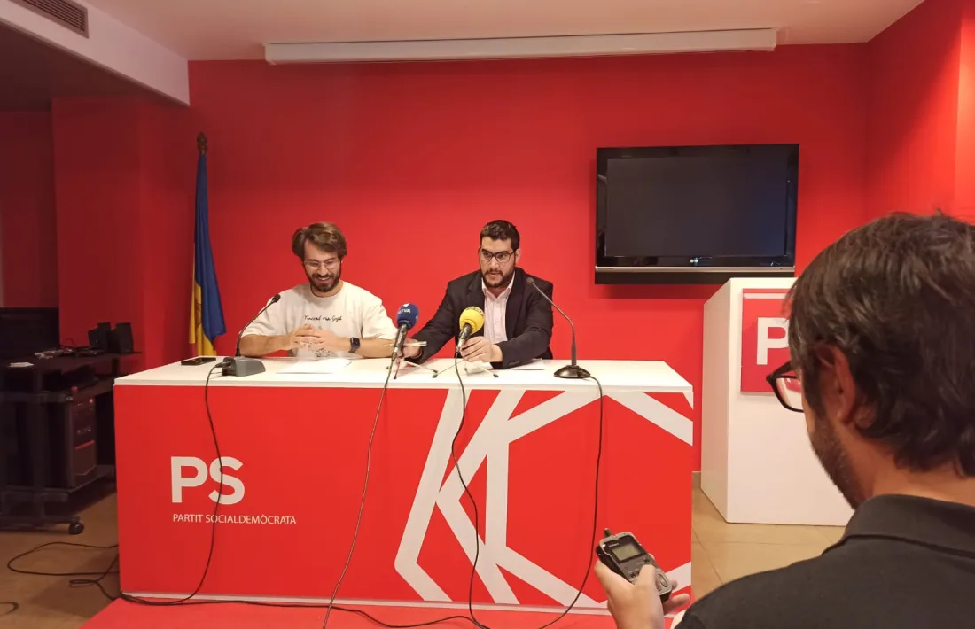 Joao de Melo i Pere Baró en roda de premsa.