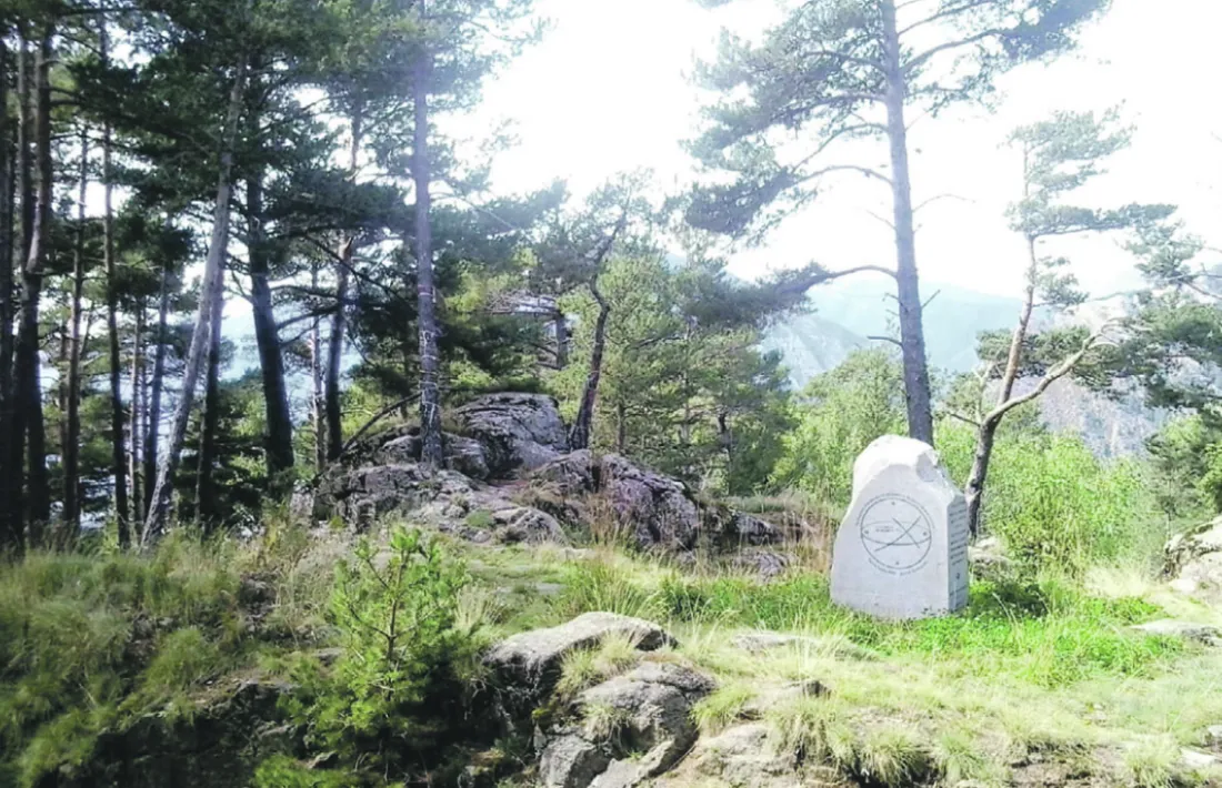 Andorra, Escaldes, land art, escultura, camí de la Font de les Ordigues, Verdaguer, Cuba, l'Havana, Una creu de pedra al món, Juan Quintanilla, Betlem, Kaunas, Oran
