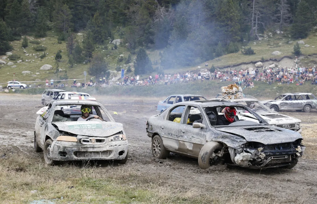 El Crash Car aplega centenars d’espectadors a Grau Roig