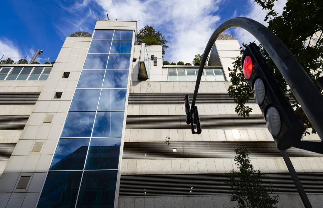 Els dos ascensors panoràmics que seran substituïts.