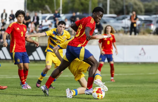 p. 29 sub-17 espanya vs andorra foto rfef tunkara