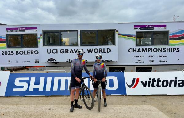 p. 29 xavi jove i oscar cabanes al mundial de gravel foto fac