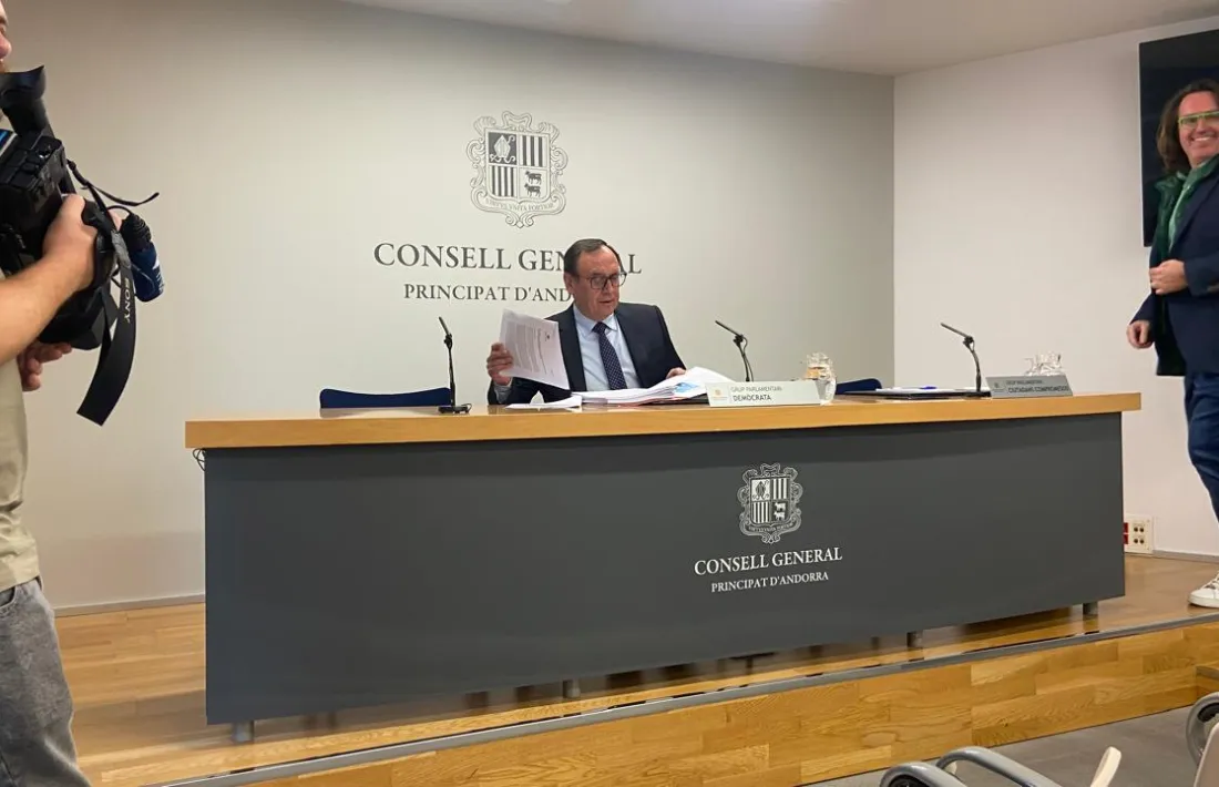 Jordana i Naudi han estat els encarregats d'explicar la proposta de modificació de les regles d'or de les finances públiques que fan els grups parlamentaris de la majoria.