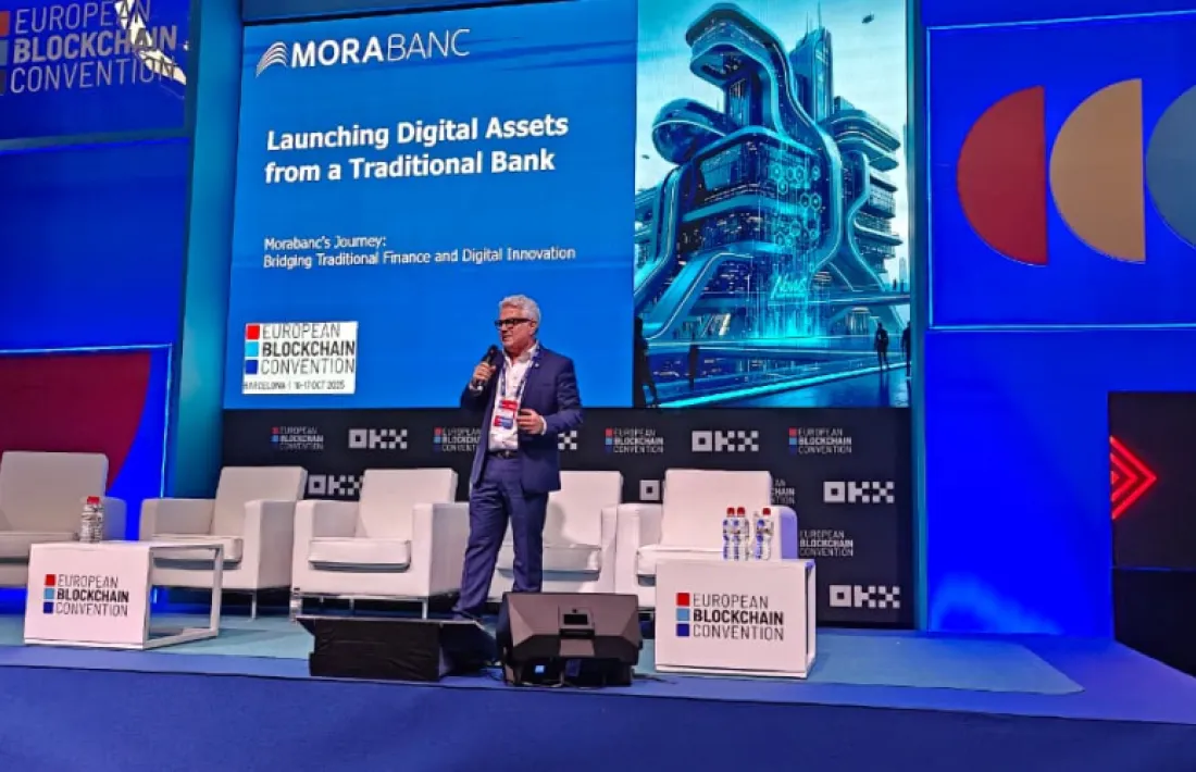 El responsable d’Actius Digitals i Fintech de MoraBanc, Carlos Salinas, durant l'intervenció a l'EBC25.