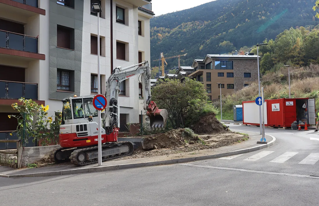 Un tram del carrer de la Clota Verda en obres.