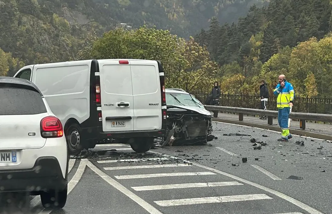 Dos dels vehicles implicats.