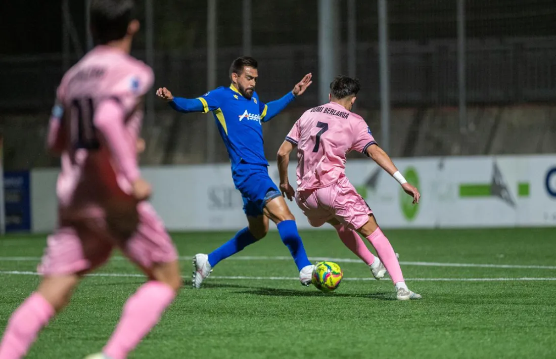El Ranger's FC, l'actual líder de la Lliga Multisegur Assegurances, acumula tres mesos sense cobrar.
