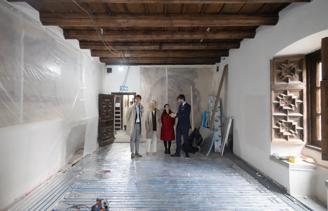 Els cònsols d'Andorra la Vella, Sergi González i Olalla Losada, amb els síndics, Carles Ensenyat i Sandra Codina, en la visita de les obres.