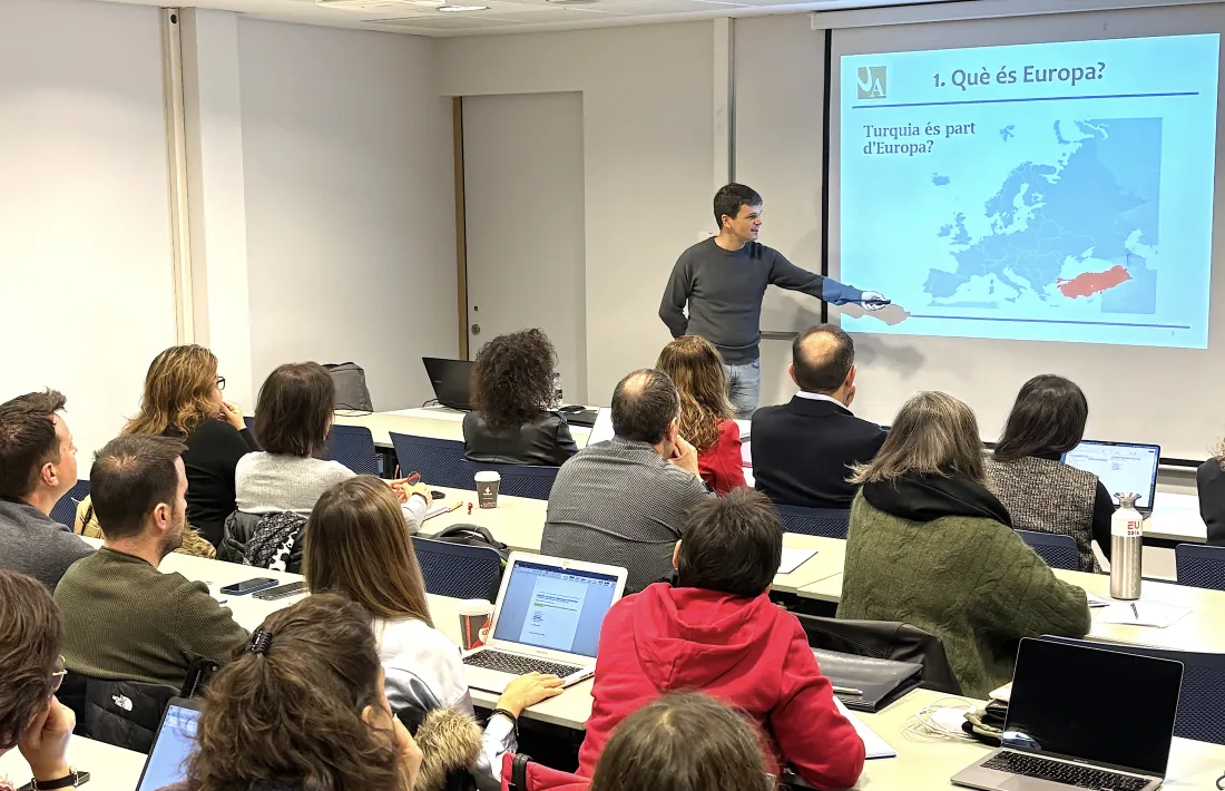 Una de les classes de la primera edició del curs.