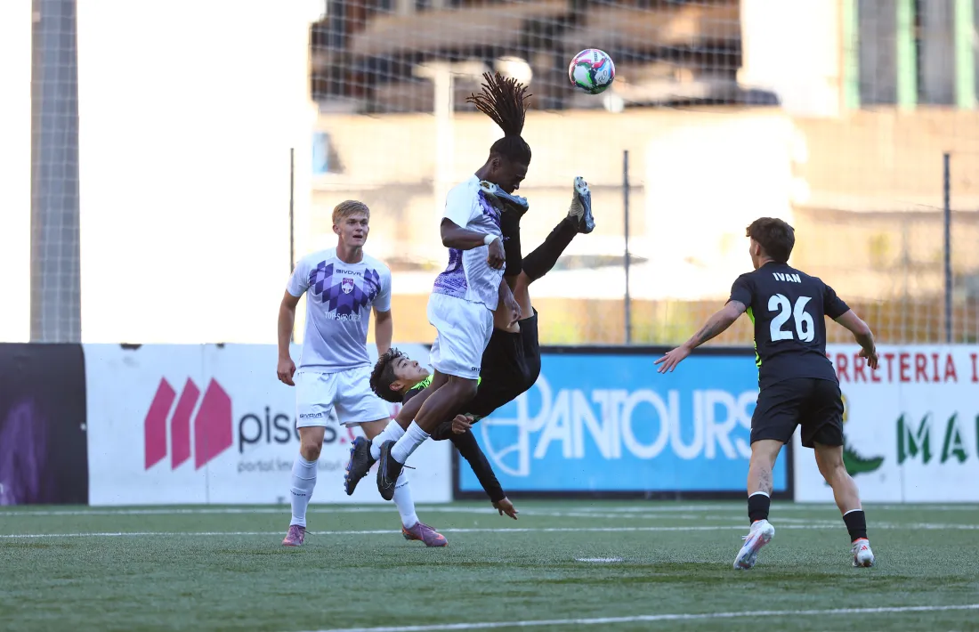 L'FC Ordino, contra el Carroi.