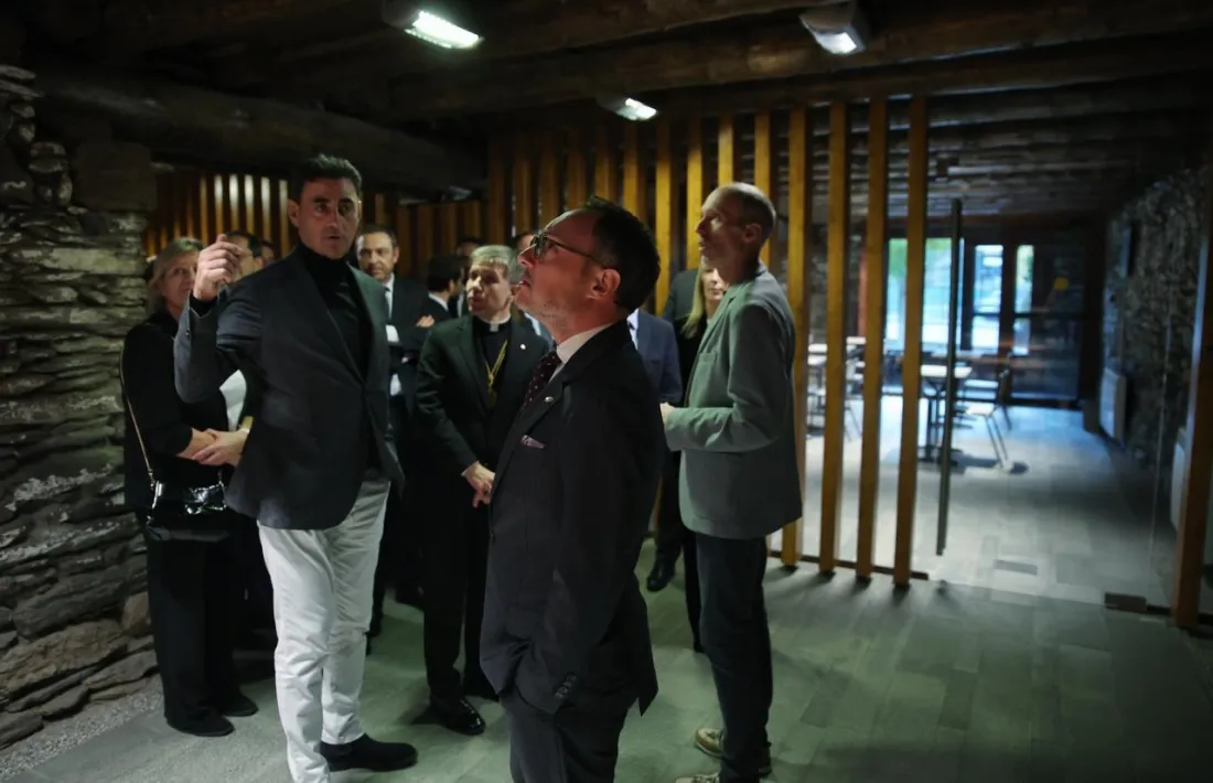 Espot i altres autoritats, durant la visita a les noves instal·lacions de l’Efpem.