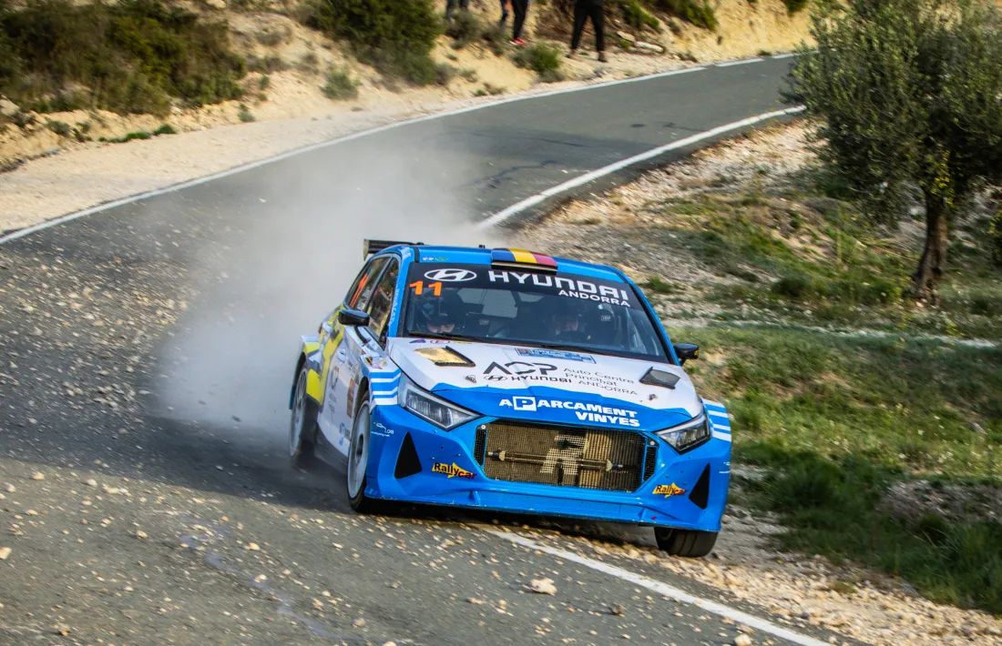 Joan Vinyes, amb nou copilot, va tancar el curs a la Nucía.