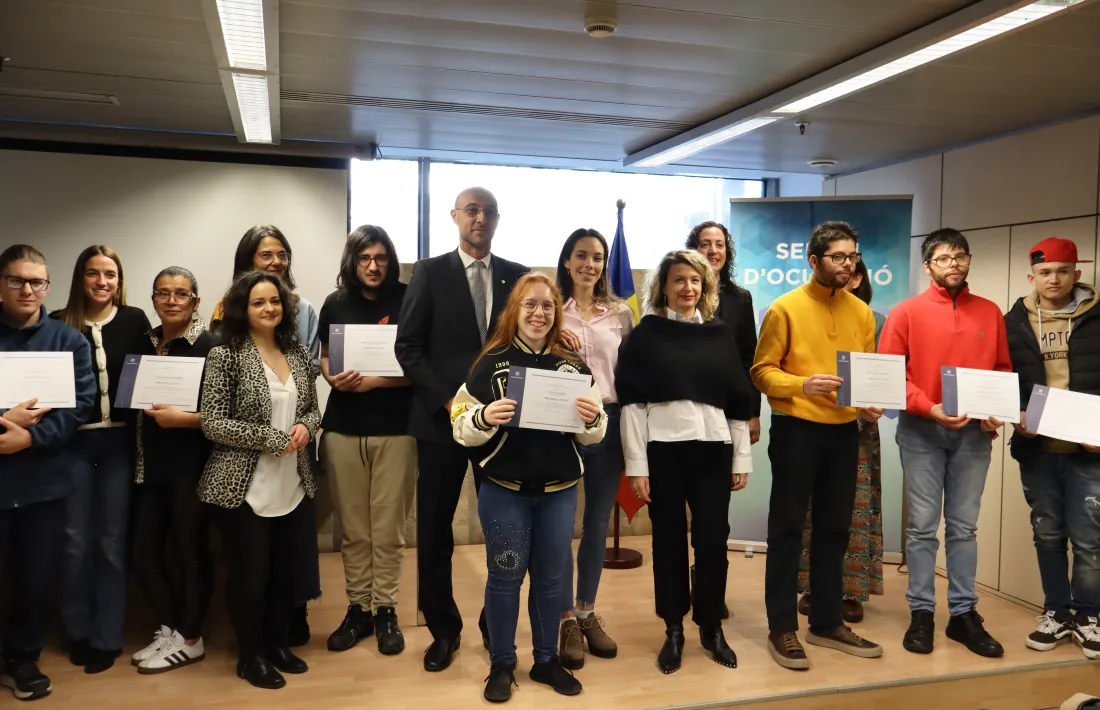 Alguns dels joves i empreses que han participat al programa 'Activa't' el 2024.
