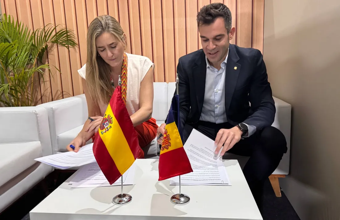 El secretari d’Estat de Transició Energètica, Transports i Mobilitat, David Forné, i la vicepresidenta tercera i ministra per la Transició Energètica i el Repte Demogràfic espanyola, Sara Aagesen.