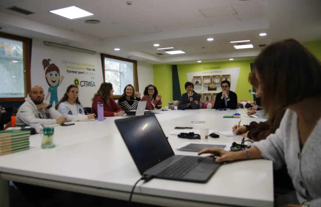 La reunió de la Comissió d'Informació i Vigilància del Centre de Tractament de Residus  ha estat presidida pel ministre de Medi Ambient, Guillem Casal.