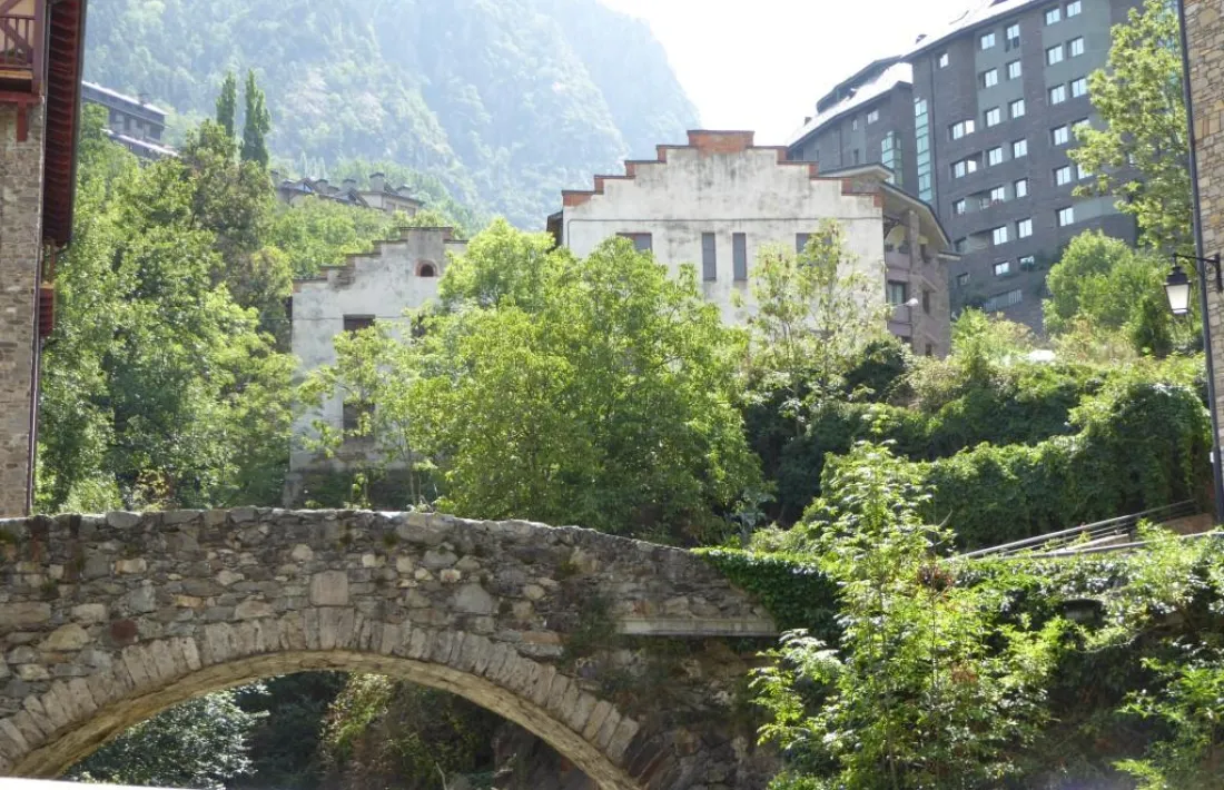 Les cordes de La Ritirata a la fàbrica de Paraires i Teixidors