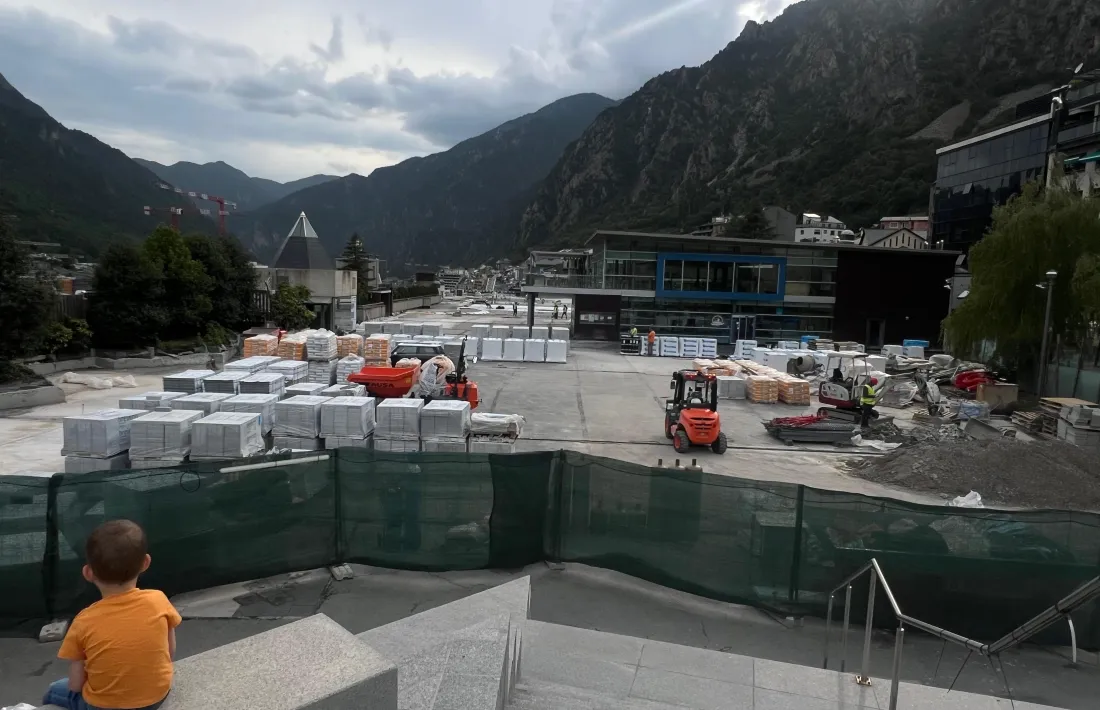 Les obres d’embelliment de la plaça de Poble.