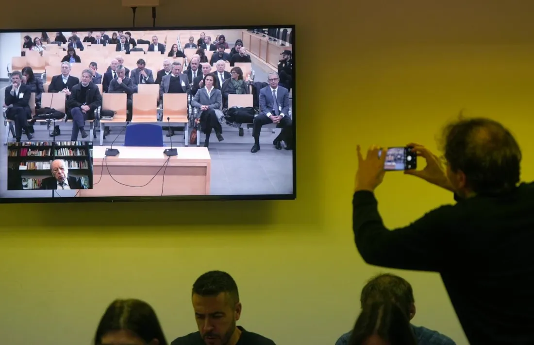 Pujol declara des de casa i l’exoneració es decidirà en el futur.