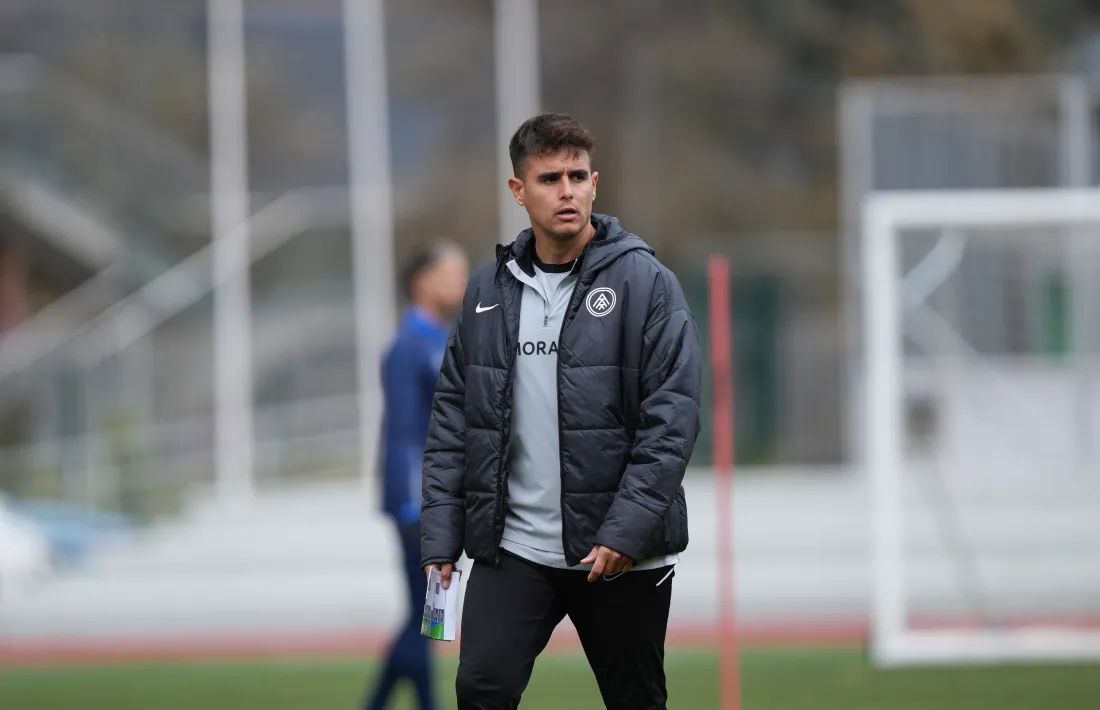 Carles Manso, que va ser tècnic assistent de Ferran Costa i 'Beto', apunta a ser el tècnic interí.