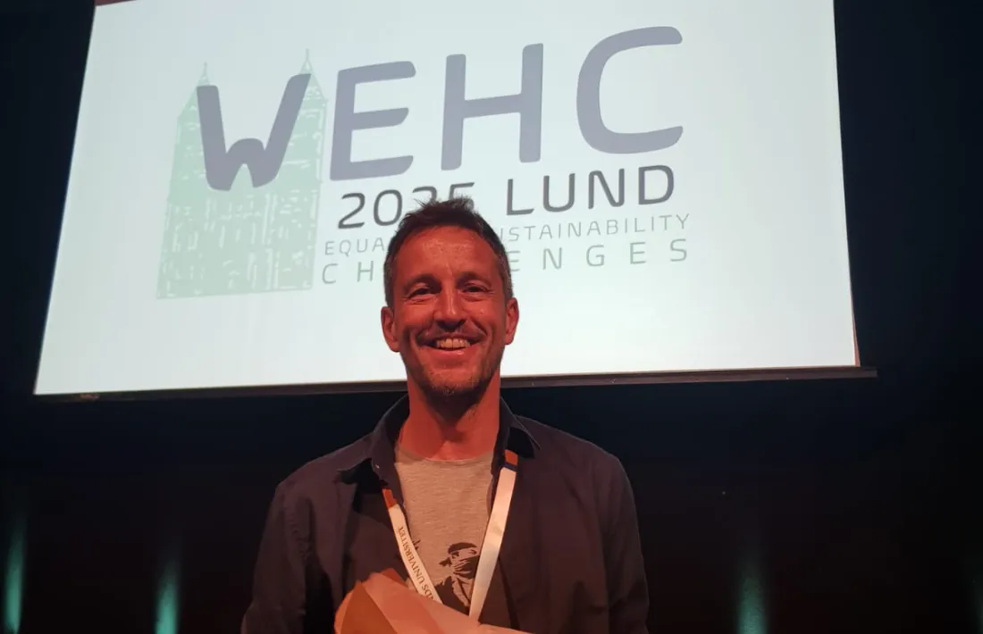 Pere López després de rebre el premi a Lund (Suècia).