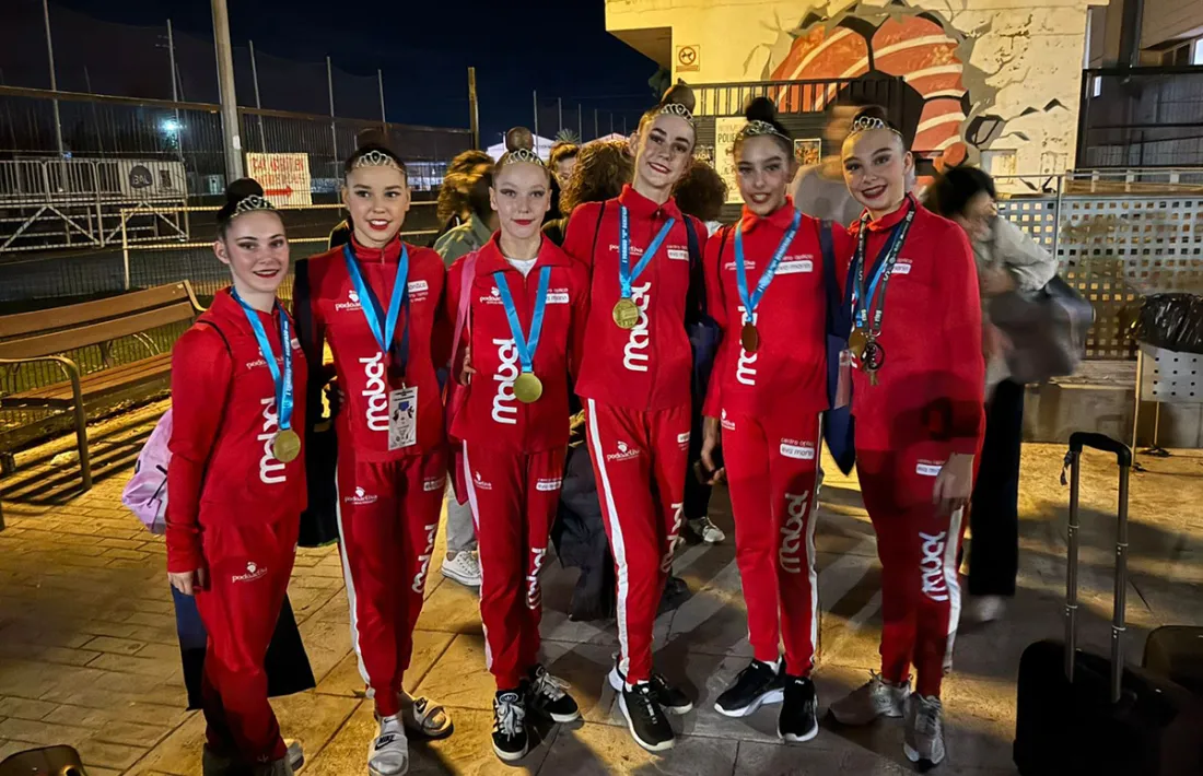 Carla Soriano, amb el seu equip.