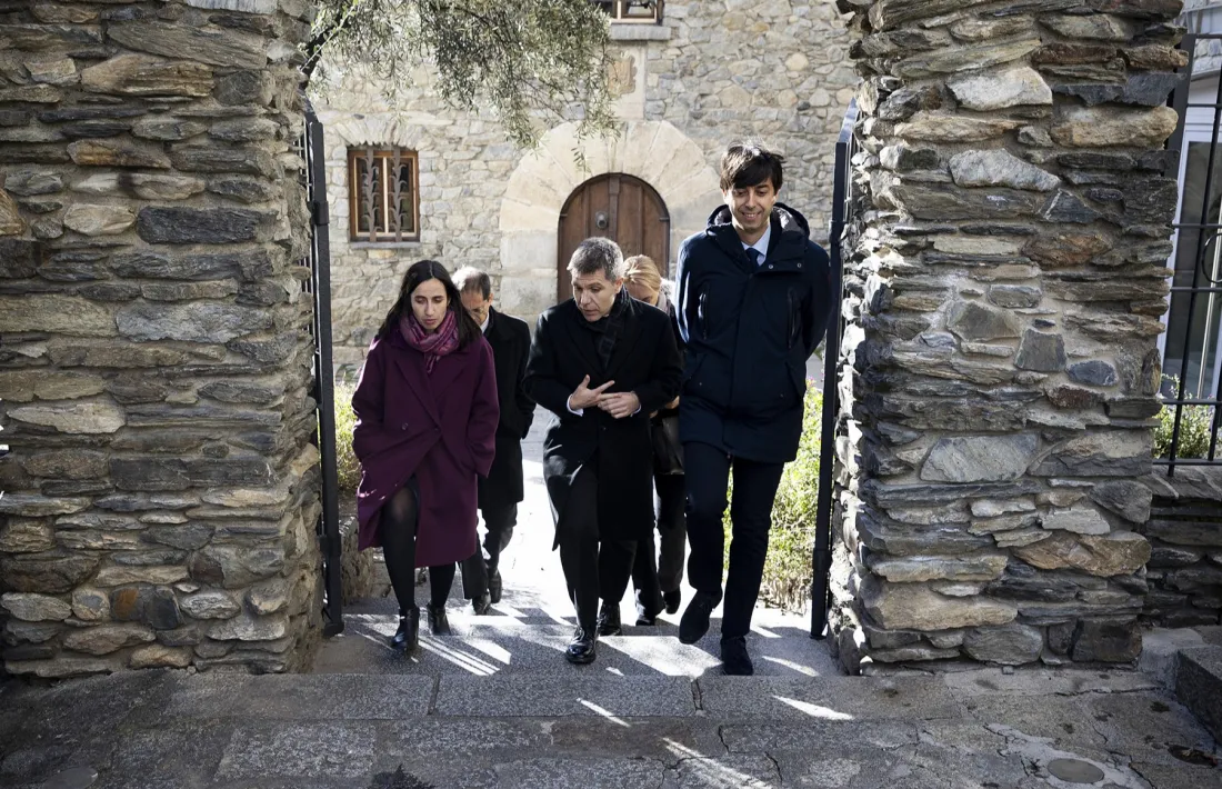 Un moment de la visita del copríncep episcoal al Comú d'Andorra la Vella, avui.