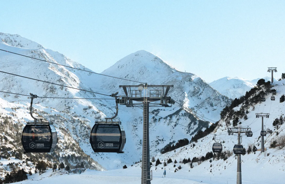 Les fortes nevades han "obligat" a obrir el sector abans d'hora.