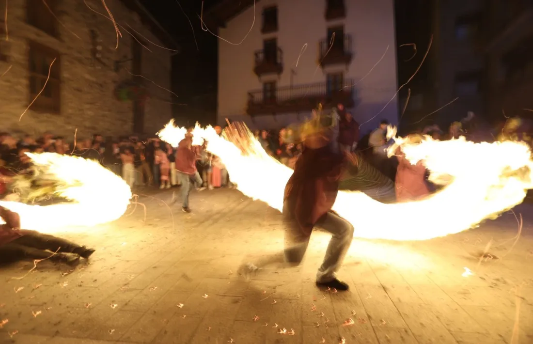 Les falles roden a la placeta de Sant Esteve: era el 23 de juny del 2024.