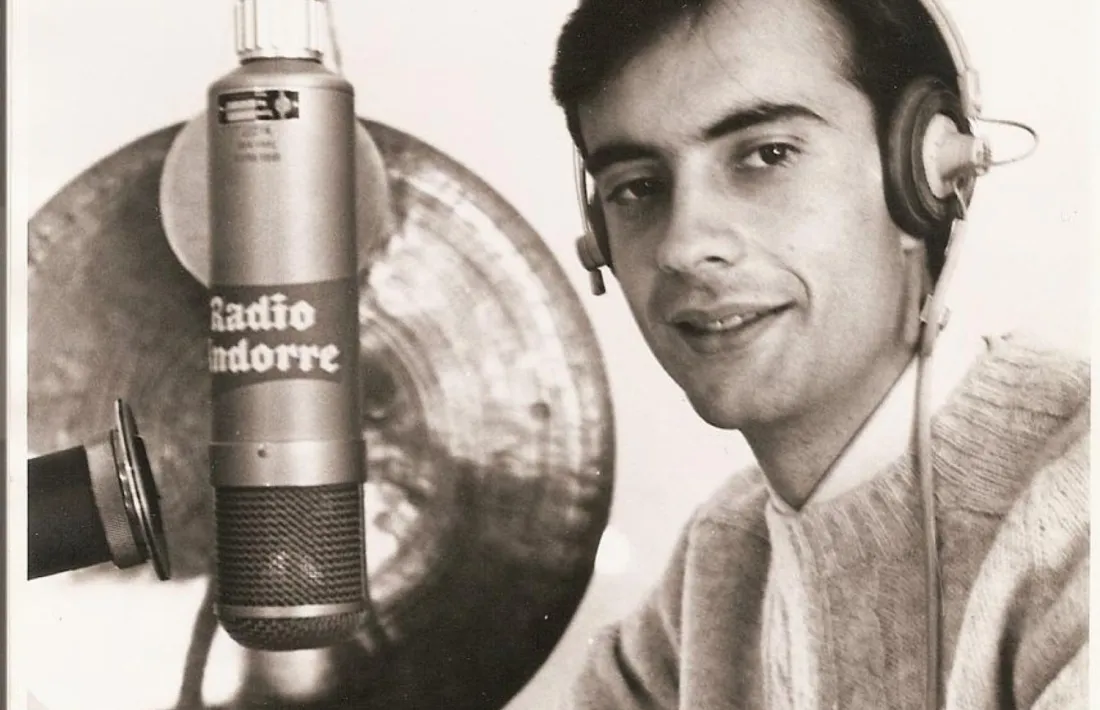 Osorio amb el gong de Ràdio Andorra, on va treballar fins al 1981
