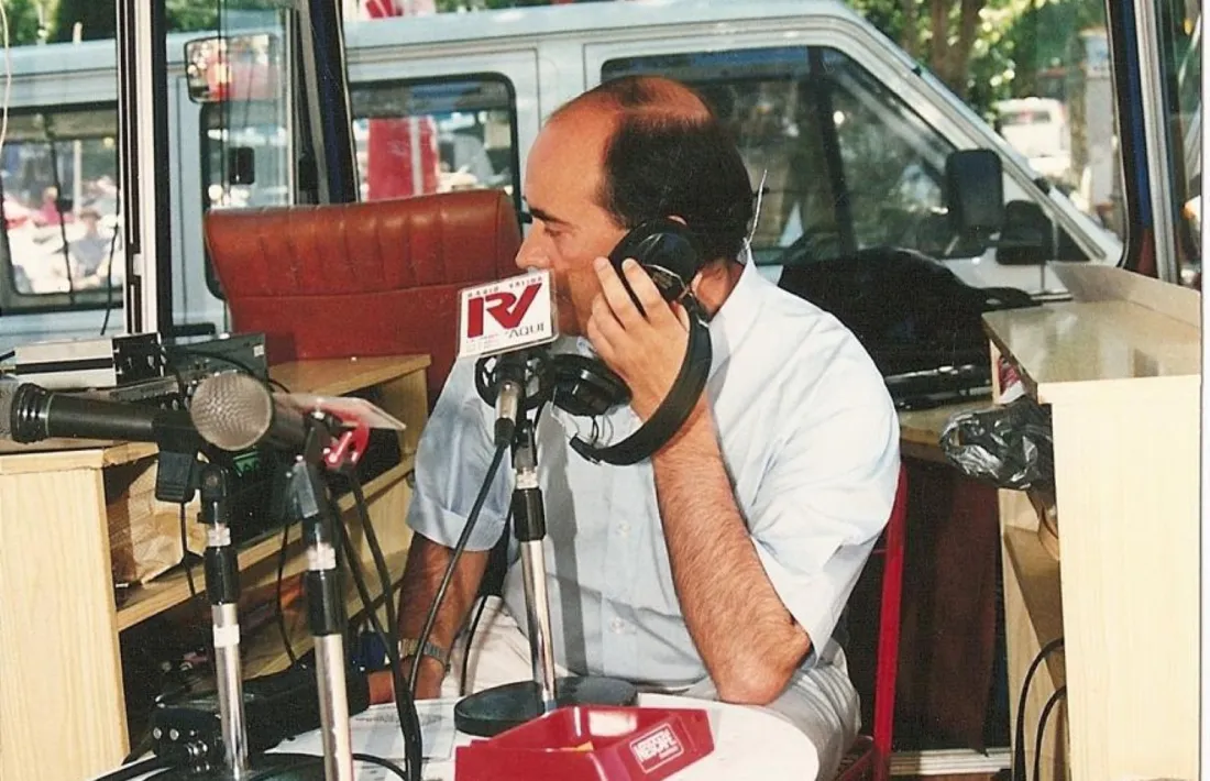 Osorio a la unitat mòbil de Ràdio Valira