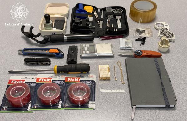 DETINGUTS FURTS AMB FORÇA TRASTERS PREMSA 20251201