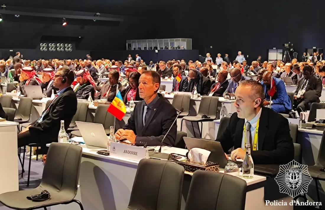 El director del Departament de Policia, Bruno Lasne, i el cap de l’Oficina Central Nacional, el sergent major Francesc Almendros.