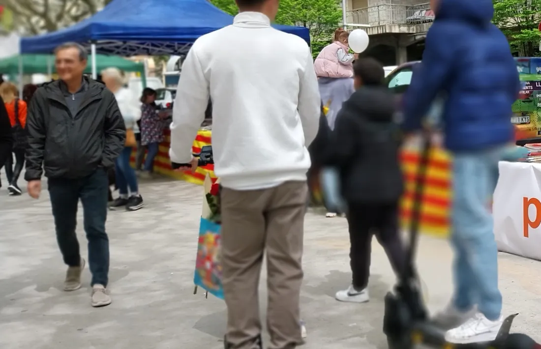 S’ha acabat que els patinets campin lliurement per llocs on suposen un perill per als vianants. 