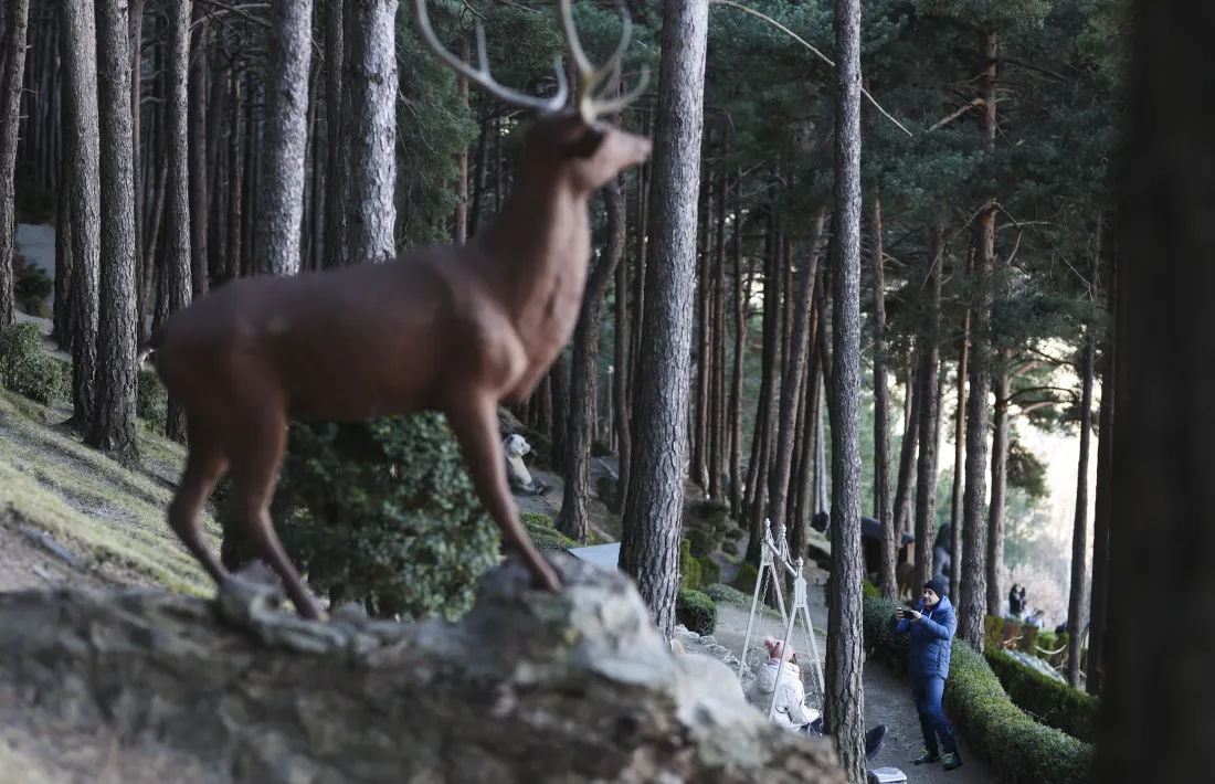 L’escultura d’un cérvol als jardins de Juberri.