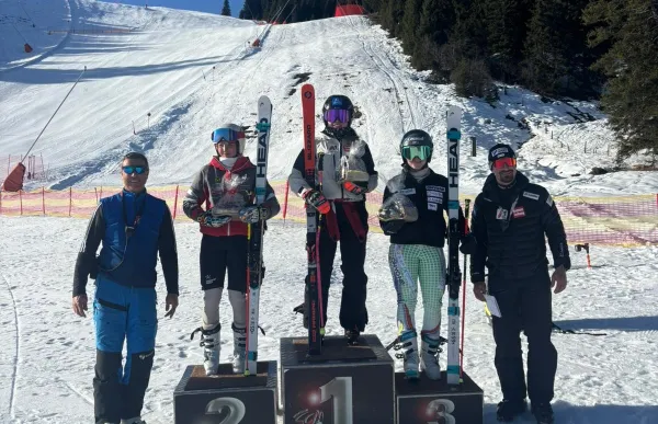 p. 29 Primer podi de la temporada per a Medina, al GS de Pass Thurn_FOTO FAE