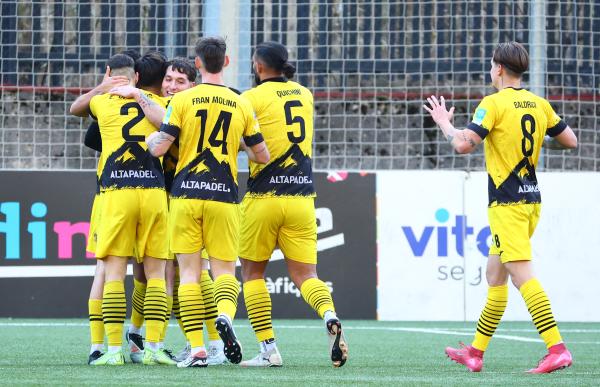 p. 37 ue santa coloma vs rangers foto xavi masobe faf