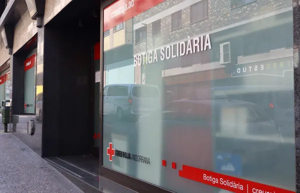 botiga solidaria creu roja_Agencies